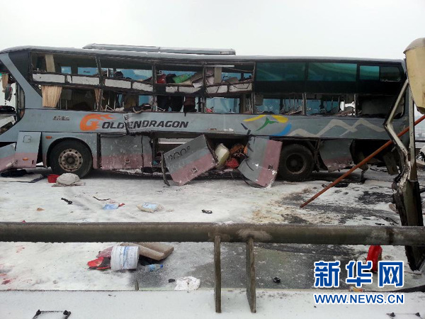 常德常張高速車禍現(xiàn)場