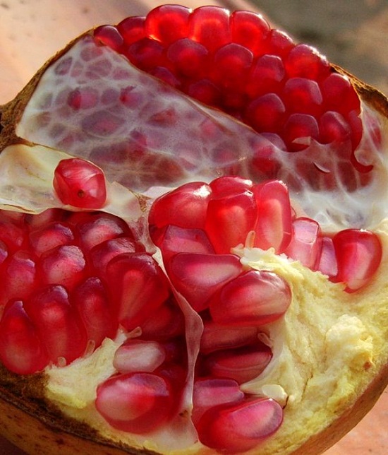 吃什么水果對皮膚好 吃什么對皮膚好 8種水果抗衰老