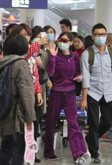 張柏芝到上海戴口罩嚴防禽流感