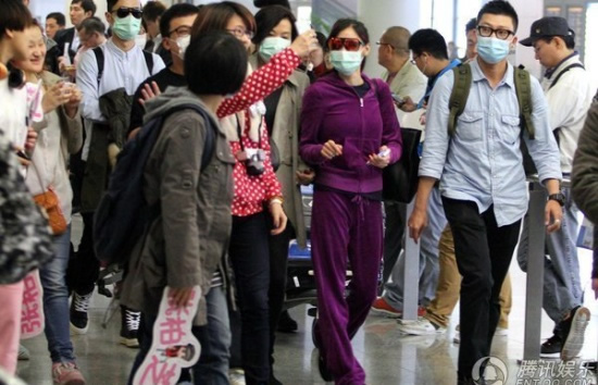 張柏芝到上海戴口罩嚴防禽流感