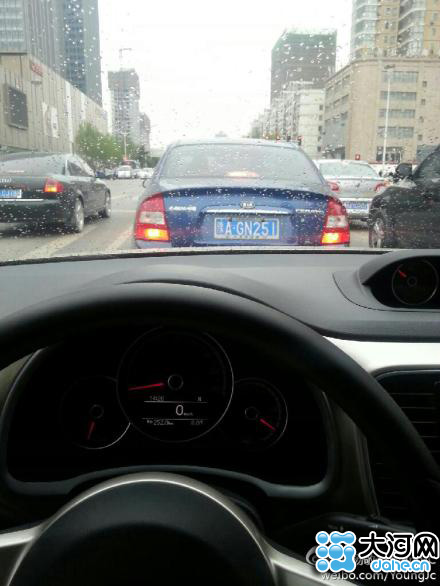 鄭州市區(qū)突降冰雹