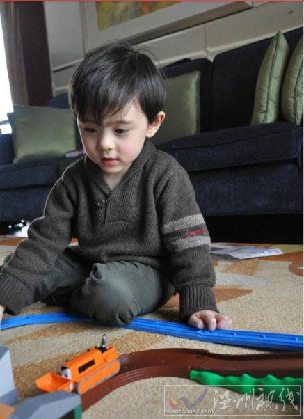 中美混血兒Alex是誰