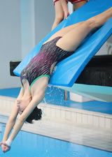 中國星跳躍之周韋彤 訓練滿身淤青的周韋彤成功晉級