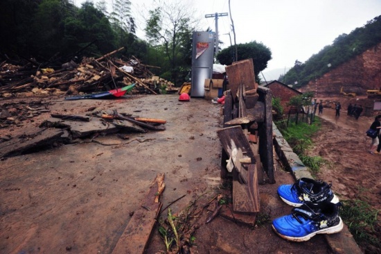 長沙暴雨造成寧鄉縣夏鐸鋪鄉山體滑坡