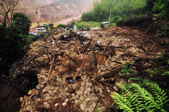 長沙暴雨造成寧鄉縣夏鐸鋪鄉山體滑坡