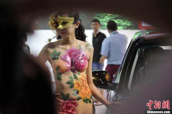 山西車模人體彩繪秀