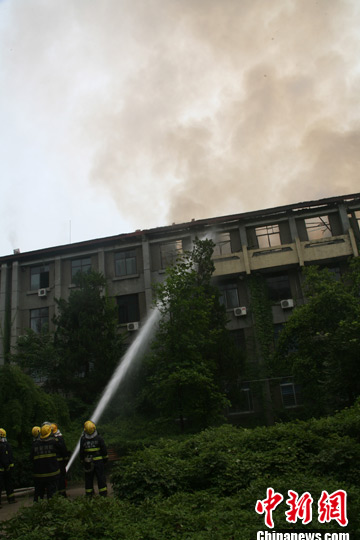 西安交大老校區著火