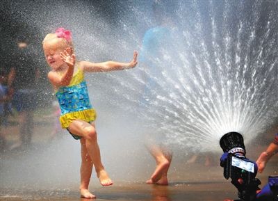 英國(guó)高溫?zé)崴?60人