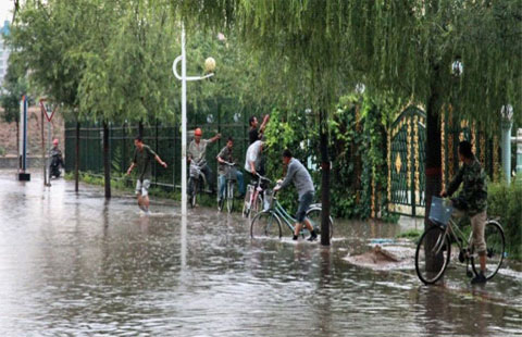 內(nèi)蒙古8月4日晚上出現(xiàn)雷雨大風(fēng)冰雹天氣