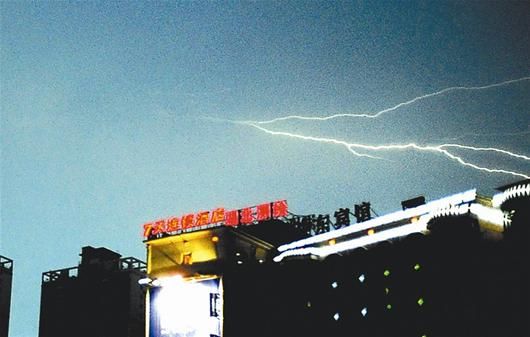 昨日武漢冰雹來襲 三小時降溫10℃