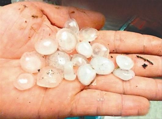 昨日武漢冰雹來襲 三小時降溫10℃