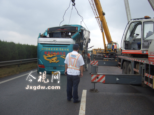 滬昆高速昌樟臥鋪車事故