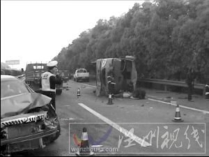 南京高速車禍現(xiàn)場圖片