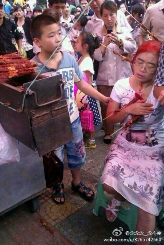 貴陽市民買羊肉串被刺傷