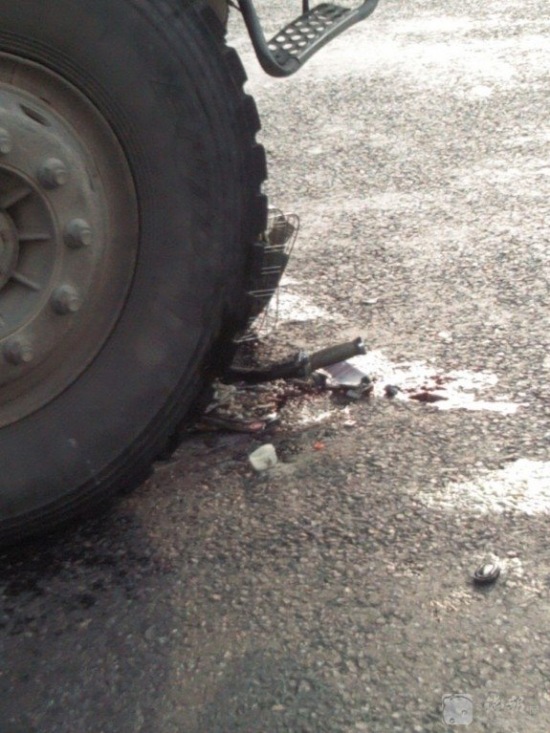 杭州學(xué)院路車禍現(xiàn)場(chǎng)圖片