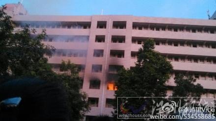 寢室內(nèi)火勢非常大