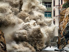 菲特強(qiáng)臺風(fēng)臨近浙江沿海 溫州蒼南海水倒灌臺州溫嶺