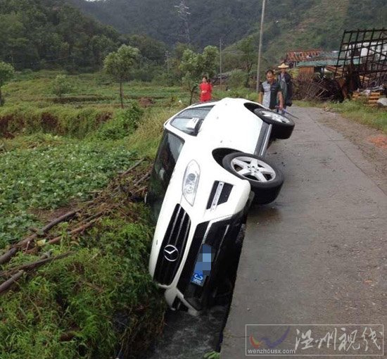 強臺風(fēng)菲特影響溫州市，平陽水頭成水城。