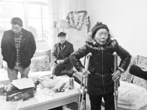 四川摔倒訛人老太