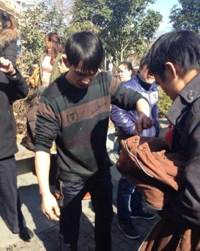 海鹽小伙下河救人