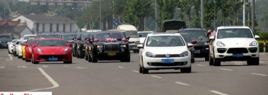 溫州土豪結婚10輛勞斯萊斯幻影現身 婚車隊價值超1億