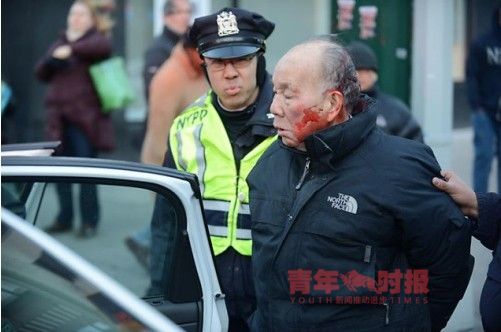 中國老人亂穿馬路被抓