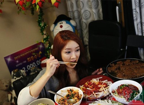 韓國美女直播吃飯圖片