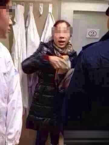 浙江二醫(yī)院打護(hù)士的濮某被行政拘留12日