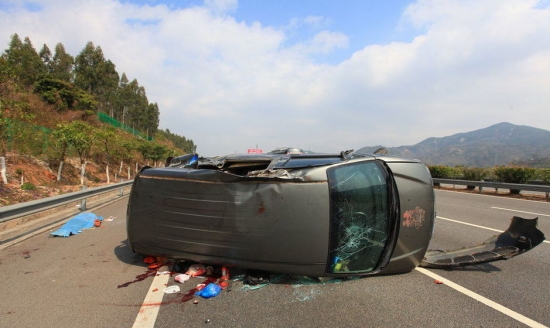 沈海高速惠安紫山鎮官溪村段車禍現場圖片