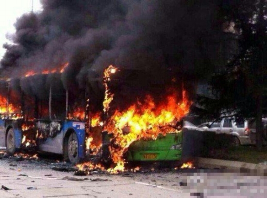 貴陽公交車自燃