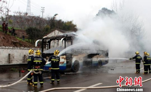 資陽高速客車自燃圖片