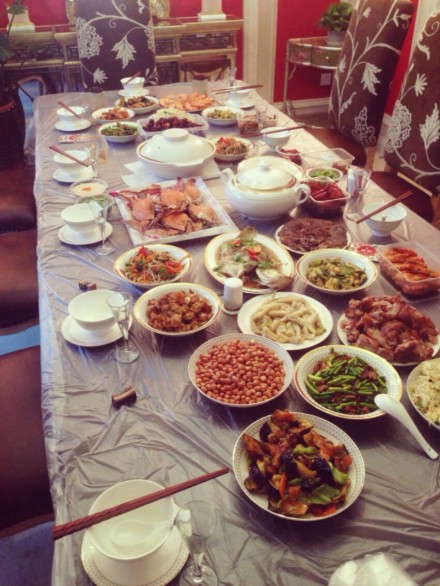 陳思誠下廚房照片 陳思誠掌勺給家人做了年夜飯