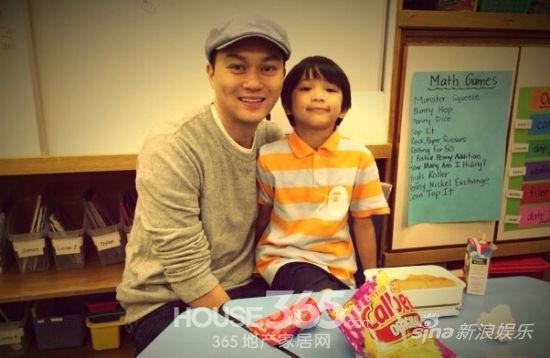 張智霖兒子照片 張智霖和張慕童照片