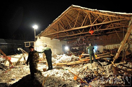 禮堂被積雪壓塌