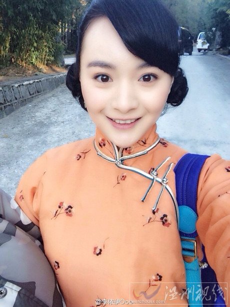 學霸校花樣子清新動人