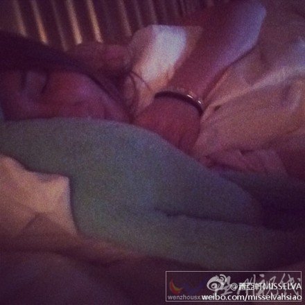 蕭雅之曬素顏床照