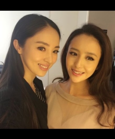 董璇和佟麗婭長的像 網(wǎng)友懷疑是同一個醫(yī)生整容