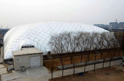 學校建防霾帳篷館耗資巨