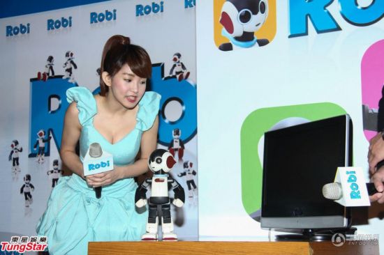 郭書瑤爆乳彎腰