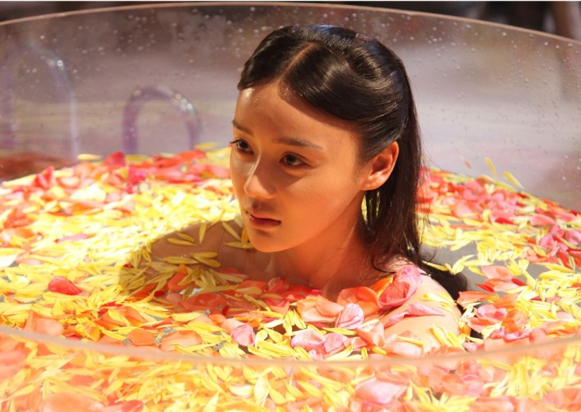 袁姍姍再現西紅柿蛋湯澡