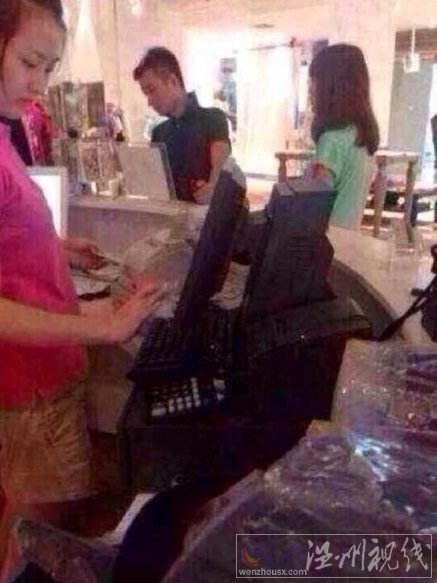 文章道歉后和姚笛逛街照片 網(wǎng)友造謠道德比文章高嗎