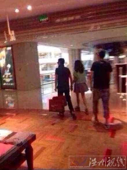 文章道歉后和姚笛逛街照片 網(wǎng)友造謠道德比文章高嗎