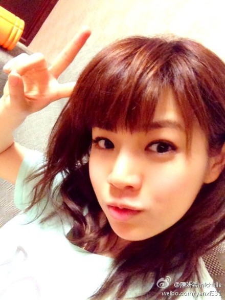 陳妍希扮嫩照 齊劉海嘟嘴賣萌