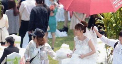 姚笛“出軌門”后片場演新娘 情緒低落無笑容