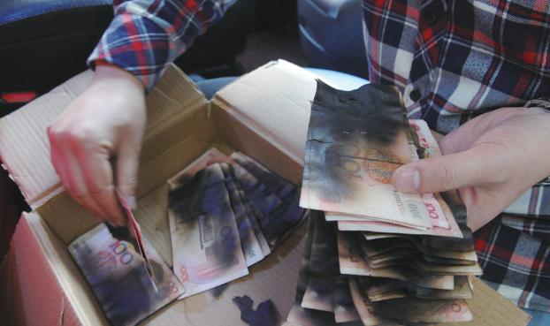 永嘉甌北老師伯用微波爐當儲錢柜，烤了一頓萬元早餐