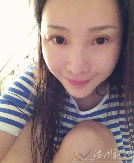 柳巖清晨曬素顏照