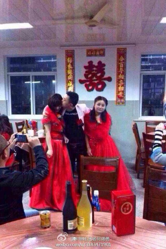 寧波一男娶二妻婚宴照