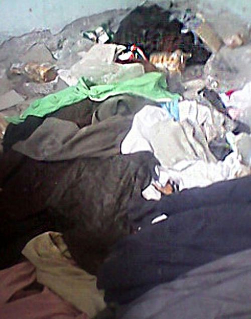 為支持四川抗震救災的賑災物資霉變