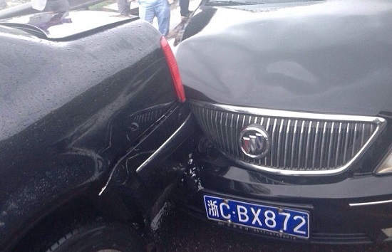 永嘉甌北山背5車連環追尾