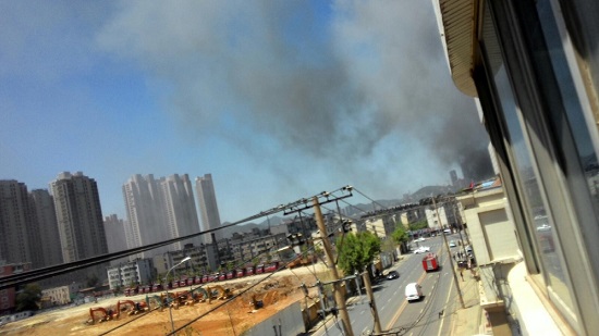大連機車廠著火濃煙彌漫
